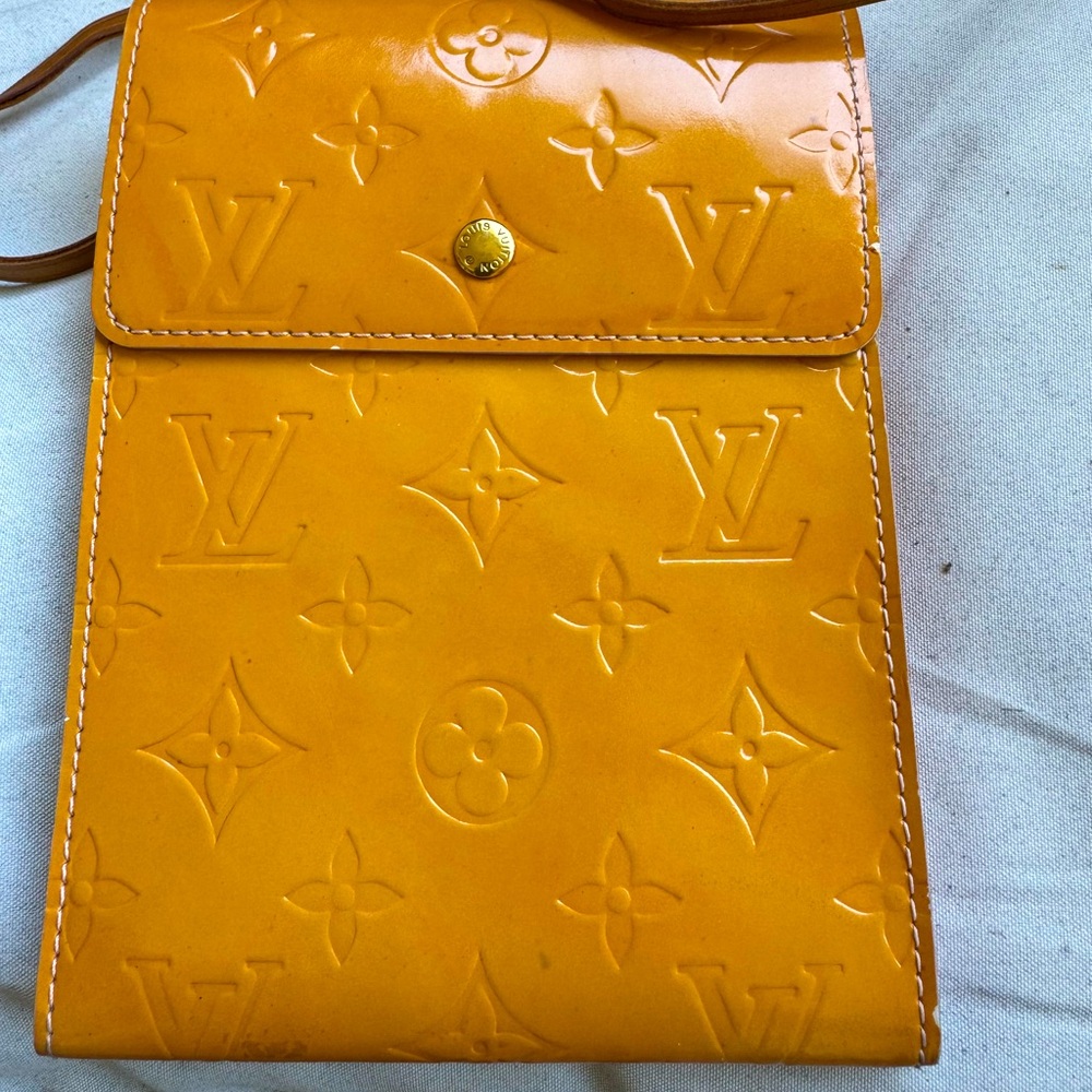 💖SOLD‼️RARE LV KENMARE SHOULDER POUCH W COA! 💖